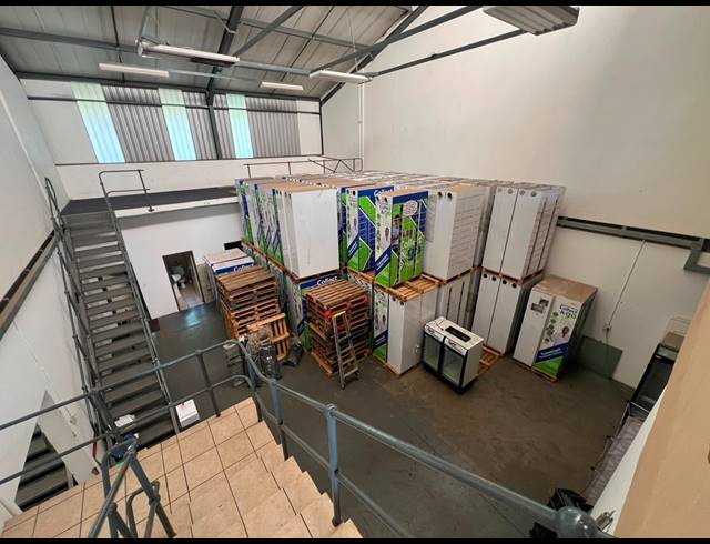 251M² WAREHOUSE TO LET IN HENNOPSPARK